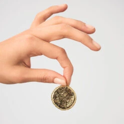 Pendentif MÉDAILLE TEXTURÉE 8 Pendentif MÉDAILLE TEXTURÉE -Agatha 02880134 157 TU M1